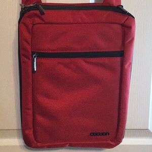 Cocoon 12” Tablet Pro + Smartphone Messenger Sling
(Slim Series)